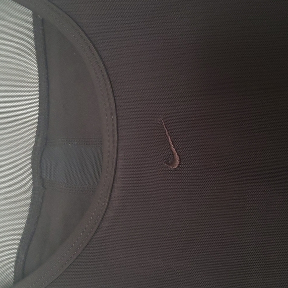 Nike Athletic top - Picture 4 of 6